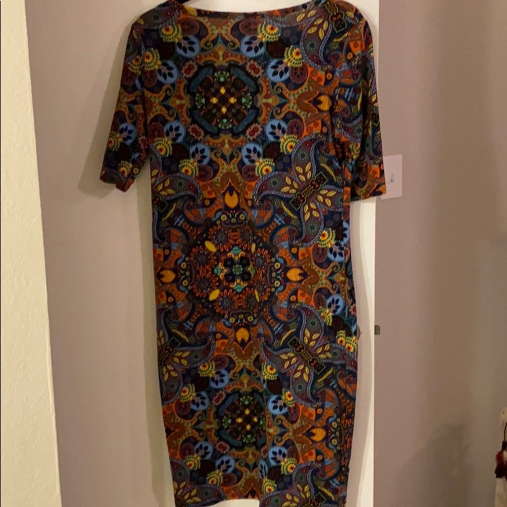 Dress - Picture 3 of 3